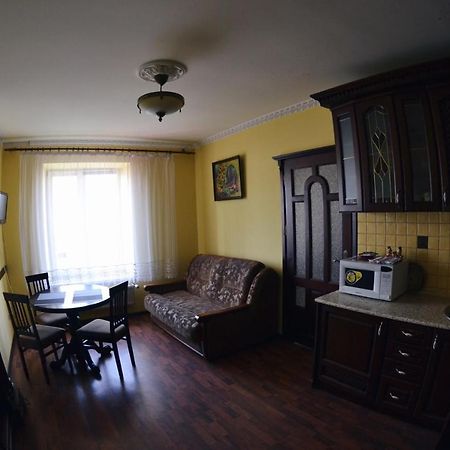 לבוב 3-Room Apartments In Central City מראה חיצוני תמונה