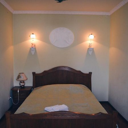 לבוב 3-Room Apartments In Central City מראה חיצוני תמונה