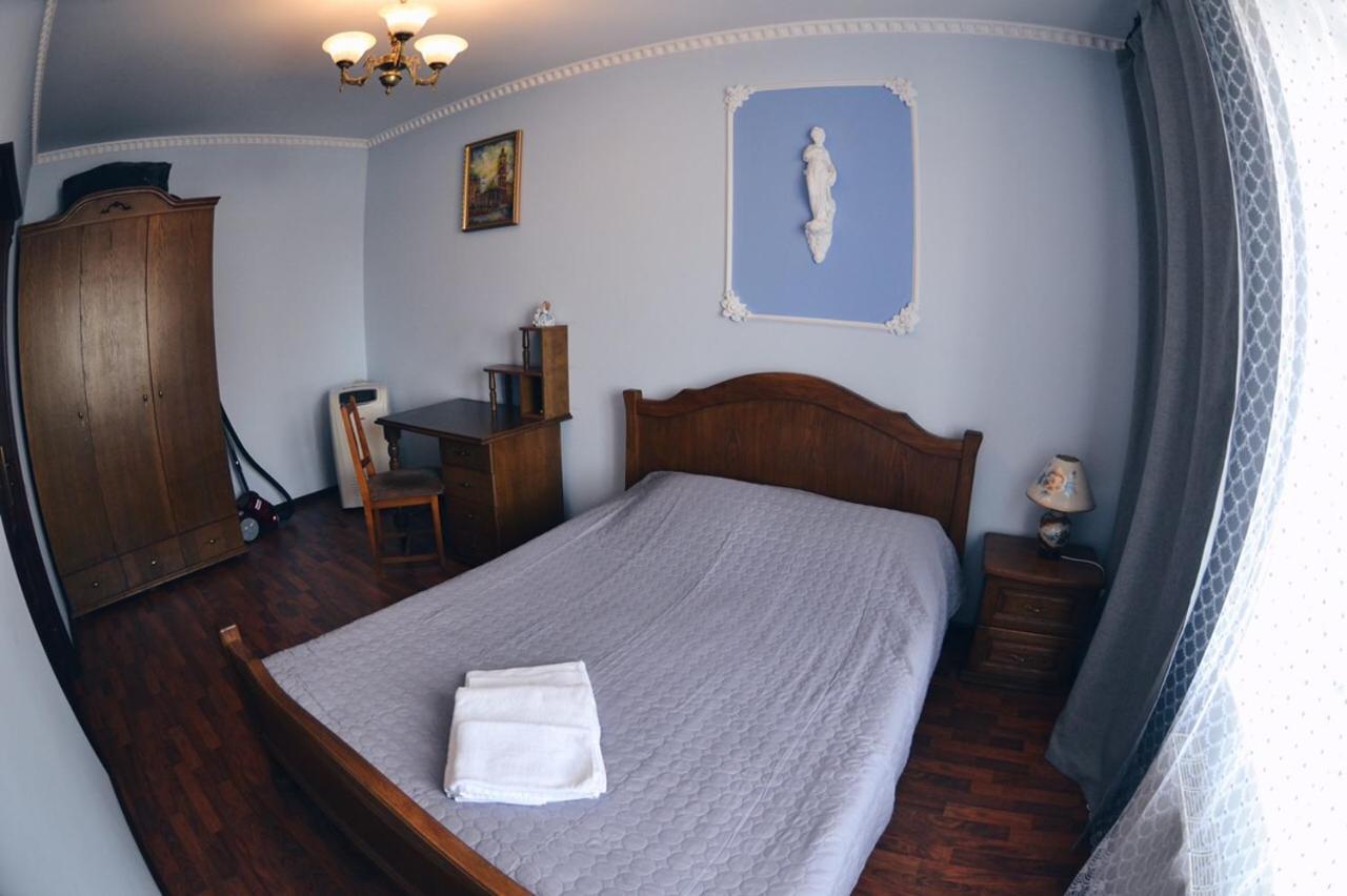 לבוב 3-Room Apartments In Central City מראה חיצוני תמונה